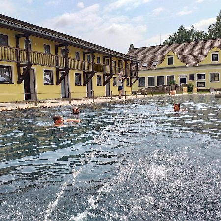 Blatsky Dvur Aparthotel Veselí nad Lužnicí Екстериор снимка